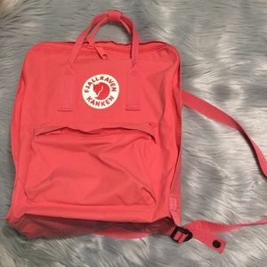 Fjallraven Kanken classic backpack ‘peach pink’